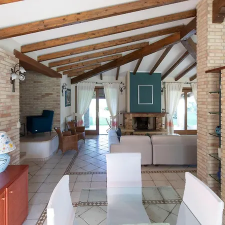 Palmetto * Fort Village